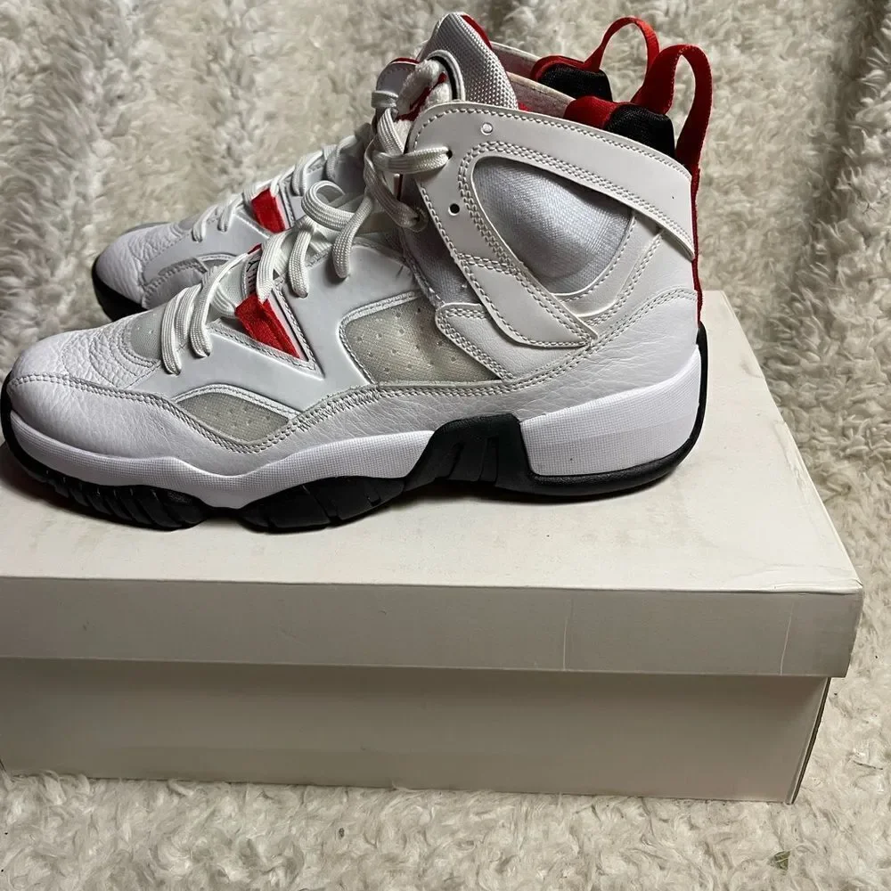 New in Box Jordan Jumpman Two Trey White University Red SZ 11 DO 1925 160